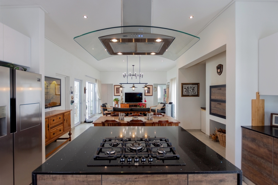 3 Bedroom Property for Sale in Golden Mile Western Cape